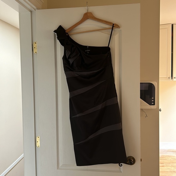 Le chateau prom dress - Picture 3 of 5